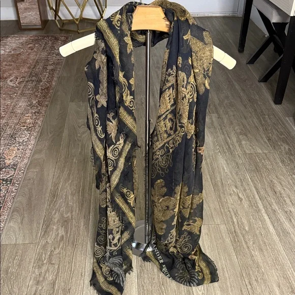 Alexander McQueen Black and Gold Patterned scarf - Picture 9 of 12